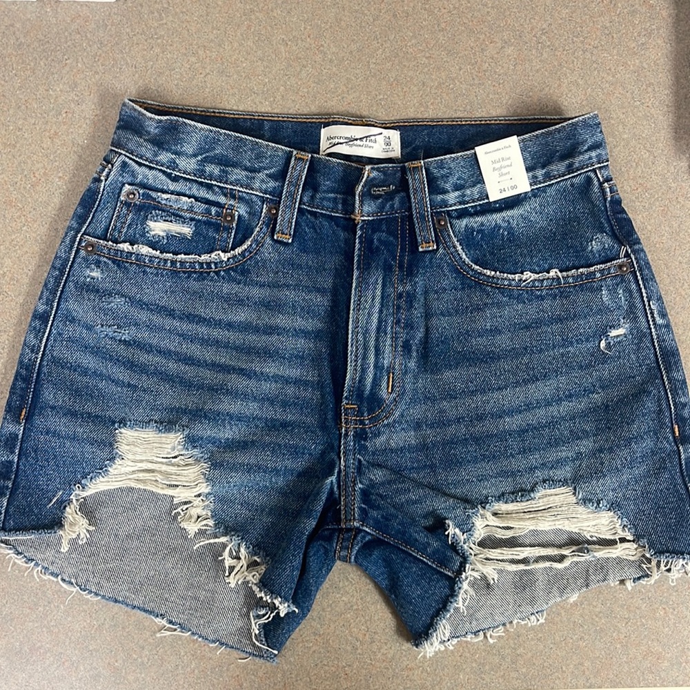 Abercrombie & Fitch Mid Rise Boyfriend Short Size 24/00 NWT